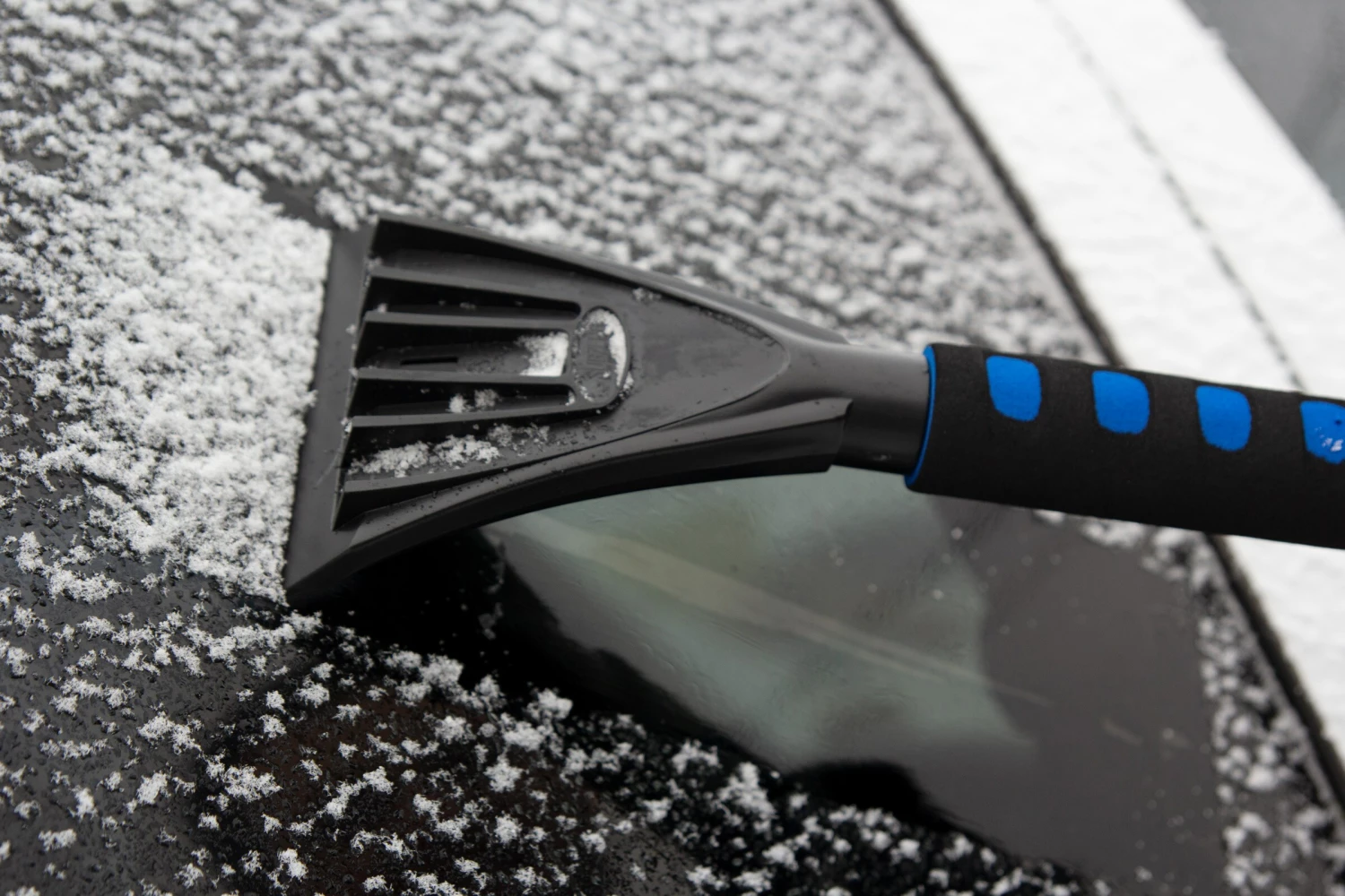 Hopkins Ice Scrapers 52.12-in L Plastic Ice Scraper 3 Hopkins Ice Scrapers 52.12-in L Plastic Ice Scraper - Image 3