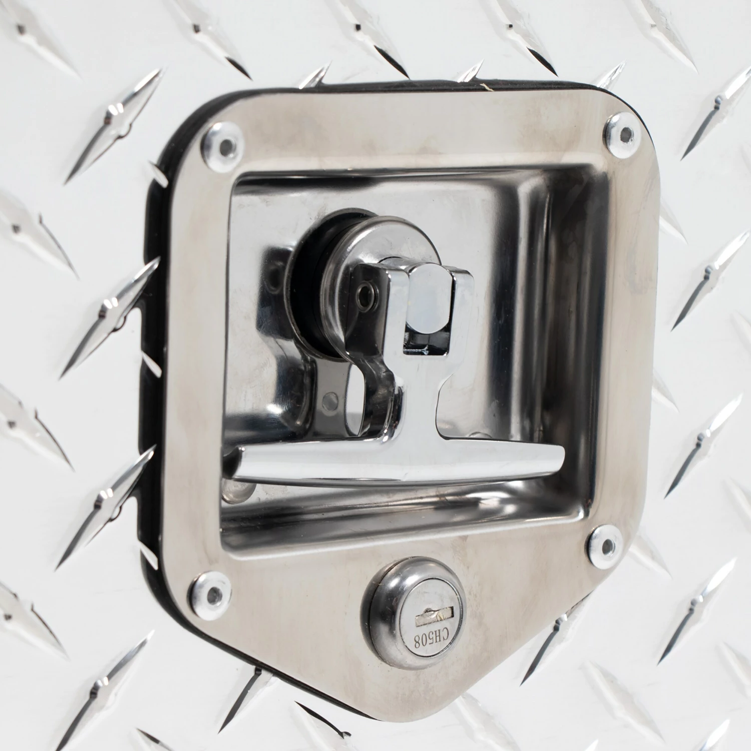 CRAFTSMAN Truck Tool Boxes 60-in x 12-in x 16-in Brite Aluminum Top Mount Truck Tool Box 5 CRAFTSMAN Truck Tool Boxes 60-in x 12-in x 16-in Brite Aluminum Top Mount Truck Tool Box - Image 5