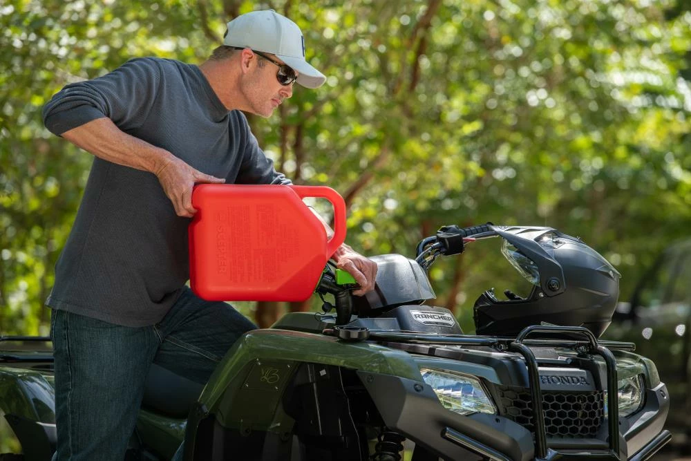 Scepter USA Gas Cans 5-Gallon Plastic Gasoline Can 4 Scepter USA Gas Cans 5-Gallon Plastic Gasoline Can - Image 4