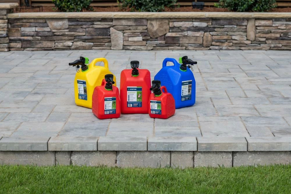 Scepter USA Gas Cans 2-Gallon Plastic Gasoline Can 4 Scepter USA Gas Cans 2-Gallon Plastic Gasoline Can - Image 4