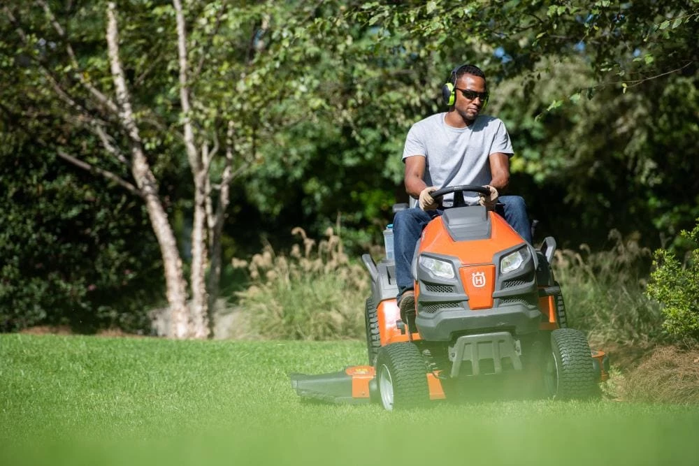 Scepter USA Gas Cans 2-Gallon Plastic Gasoline Can 5 Scepter USA Gas Cans 2-Gallon Plastic Gasoline Can - Image 5