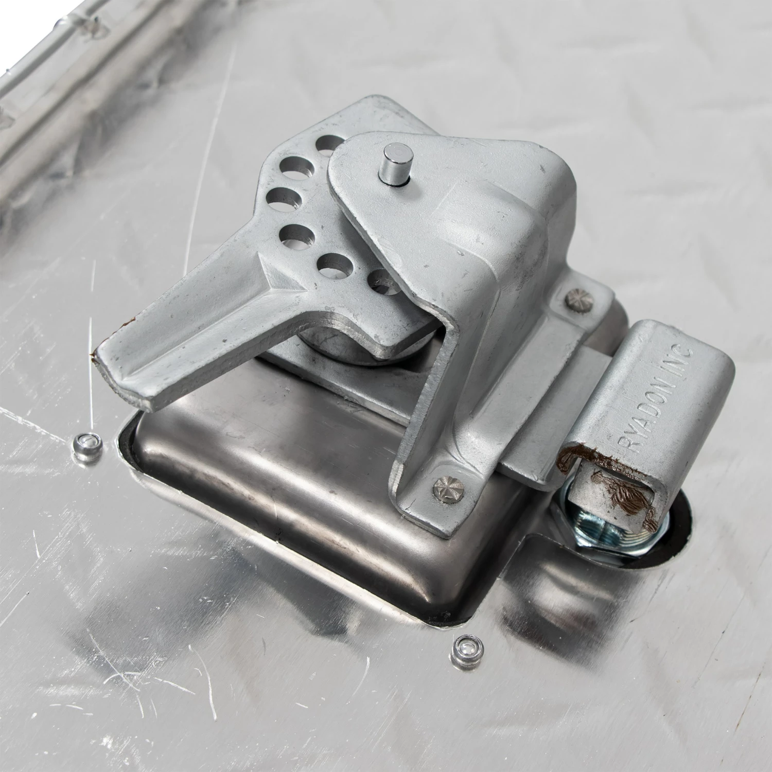 CRAFTSMAN Truck Tool Boxes 60-in x 12-in x 16-in Brite Aluminum Top Mount Truck Tool Box 6 CRAFTSMAN Truck Tool Boxes 60-in x 12-in x 16-in Brite Aluminum Top Mount Truck Tool Box - Image 6